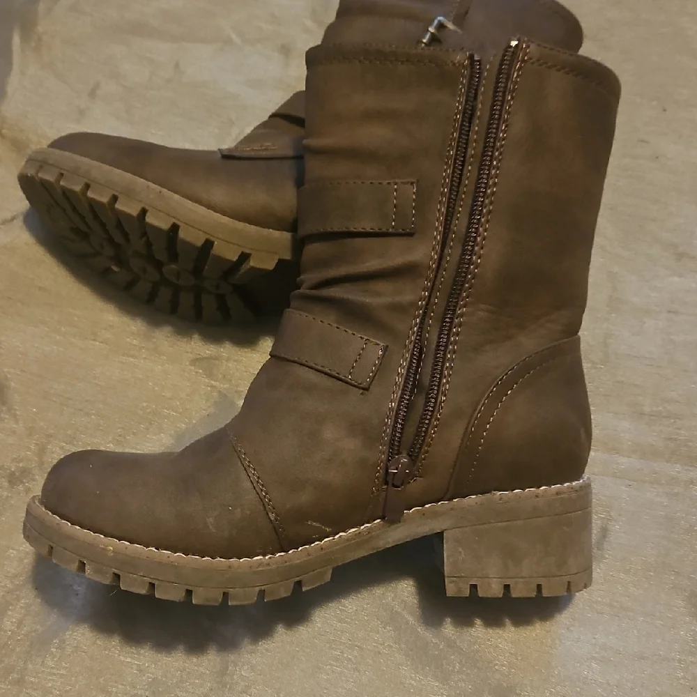 Global Win Brown Combat Moto Boots with Buckle Details - Picture 3 of 5